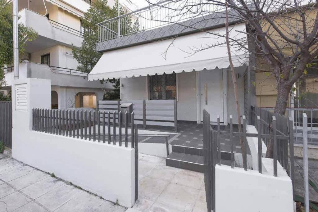 Modern Fully-Equipped House, 5 Min Walk From Metro Villa Atina Dış mekan fotoğraf